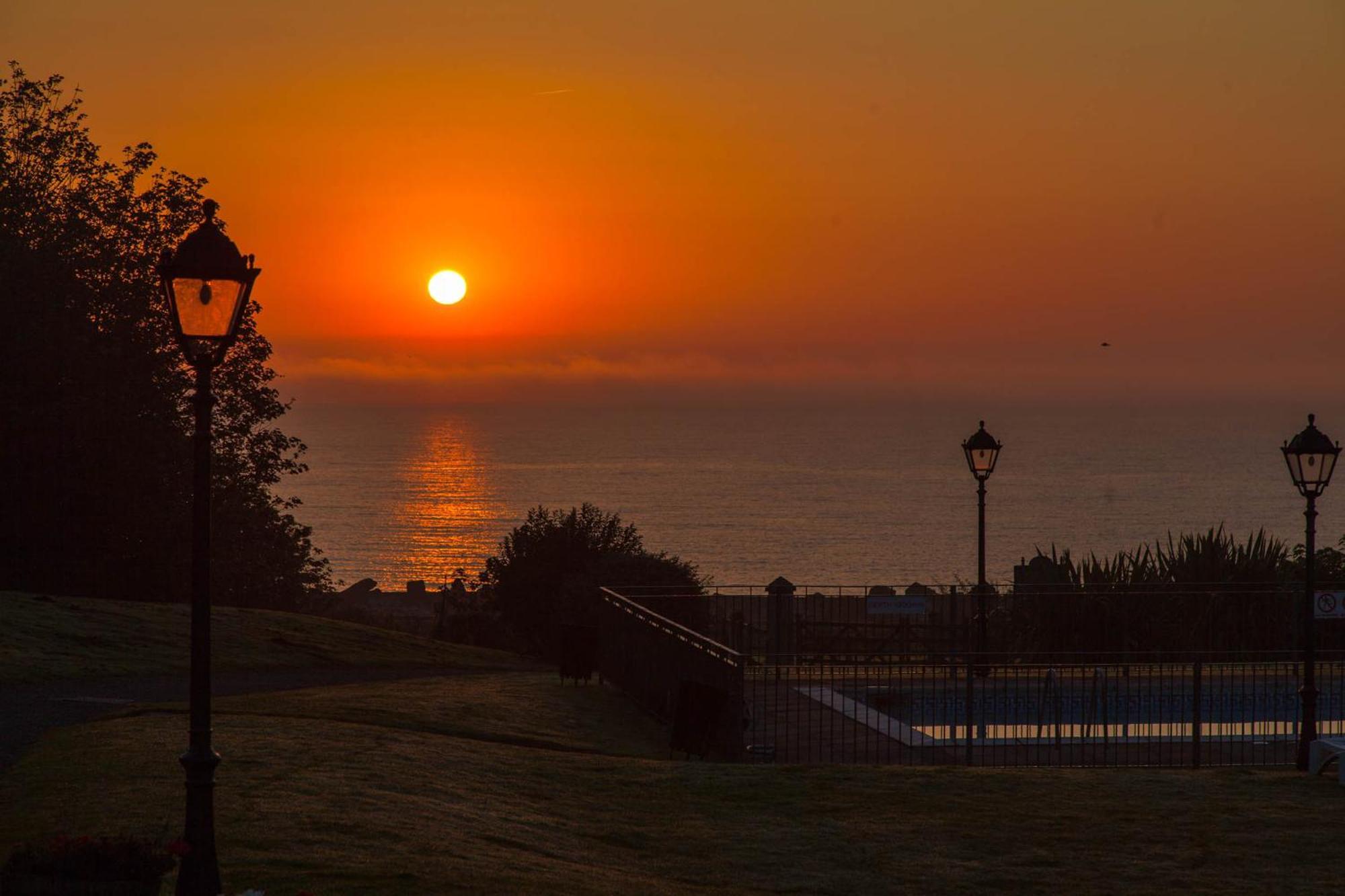 Langstone Cliff Hotel Dawlish Exteriör bild